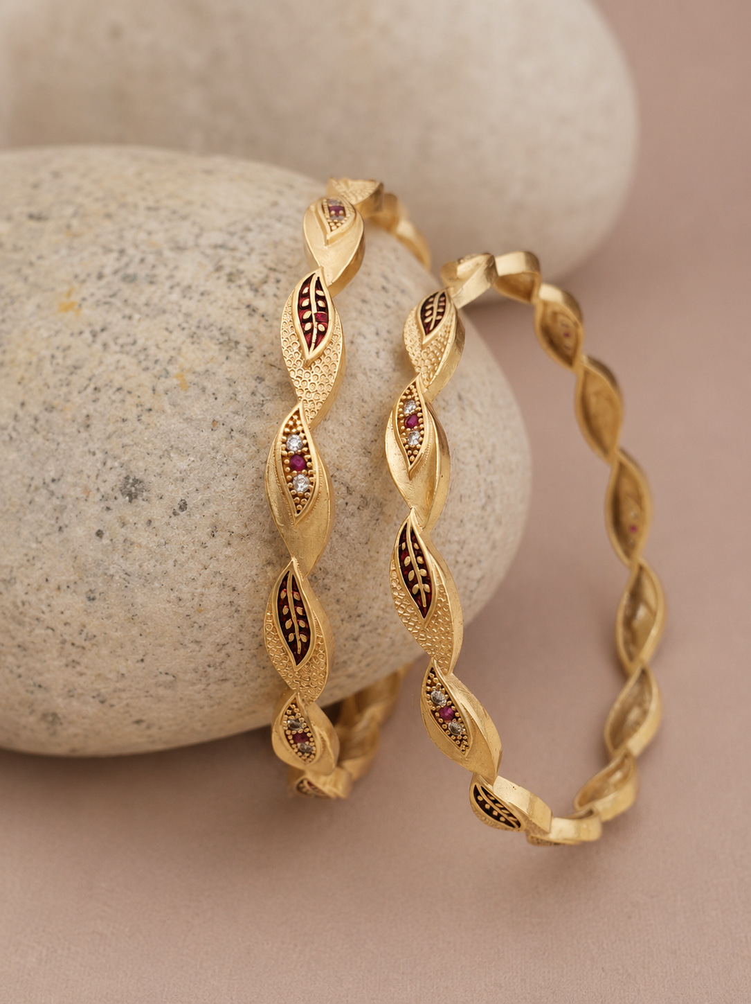 "Your daily dose of wrist glamour." 4